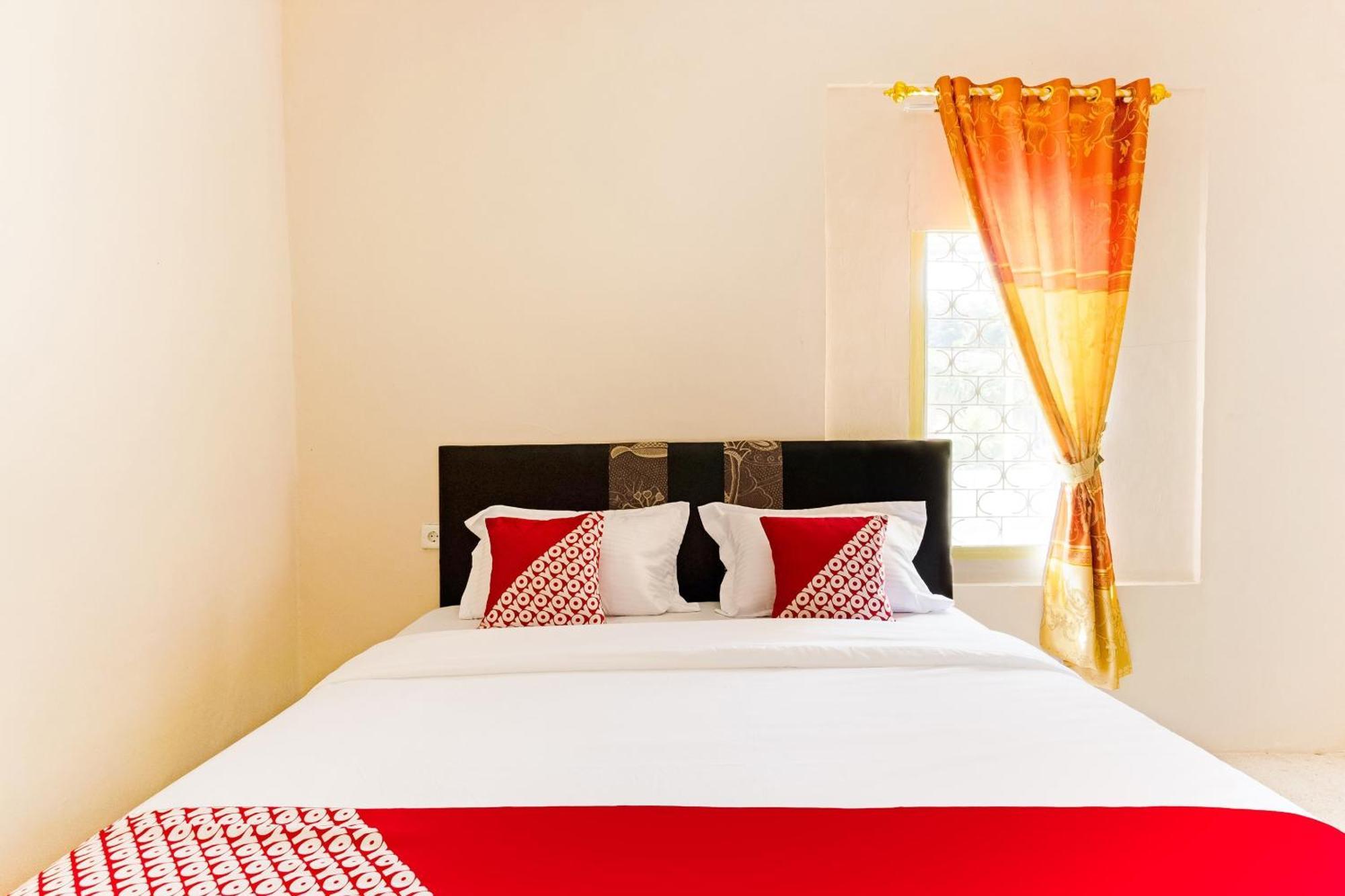 Oyo 3252 Lansano Residence Syariah Padang Kültér fotó